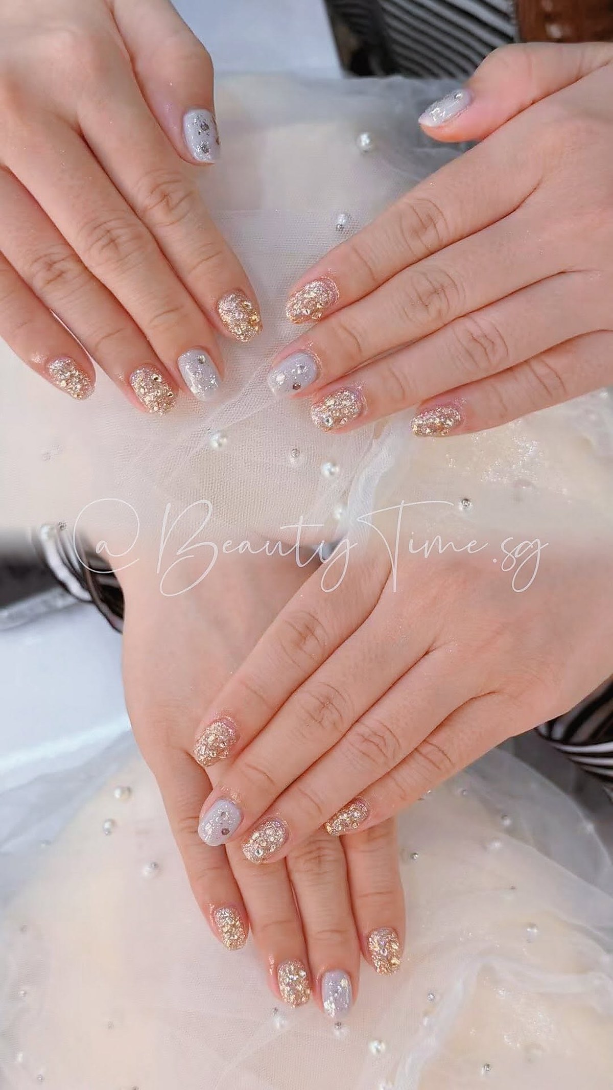 Glitter nail art manicure finish