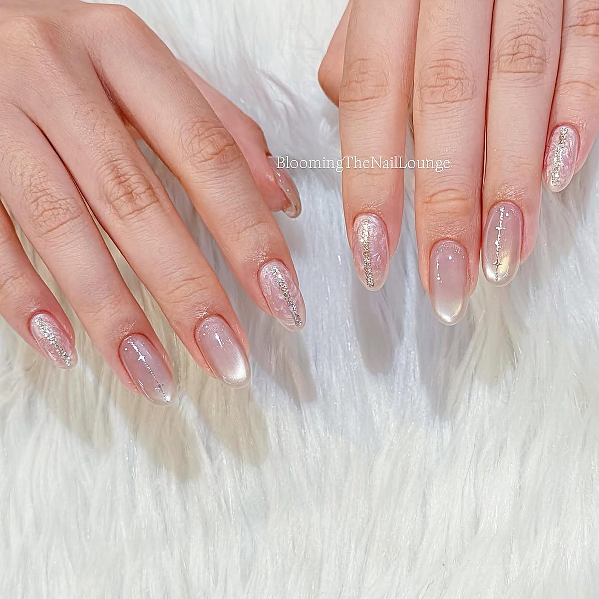 gel_manicure_nail_art in soft tones