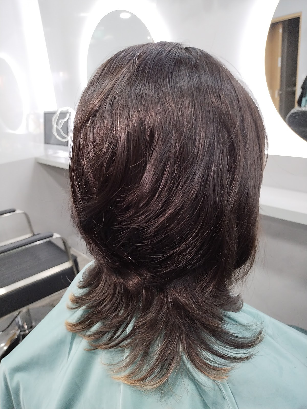 Layered haircut with highlights