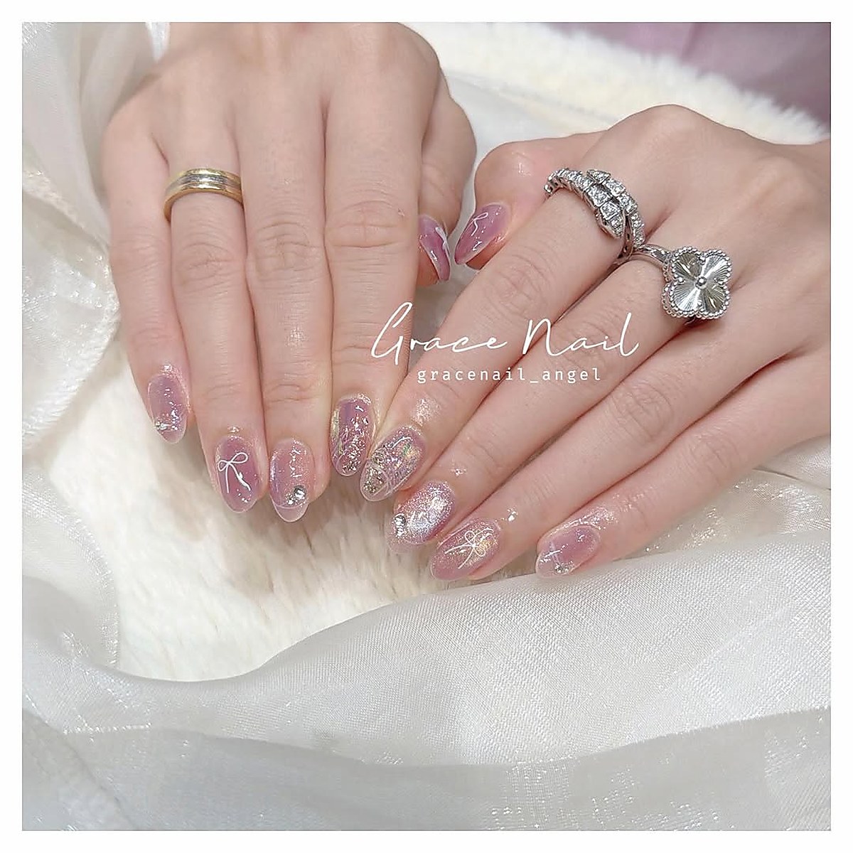 Bridal nails with glitter design