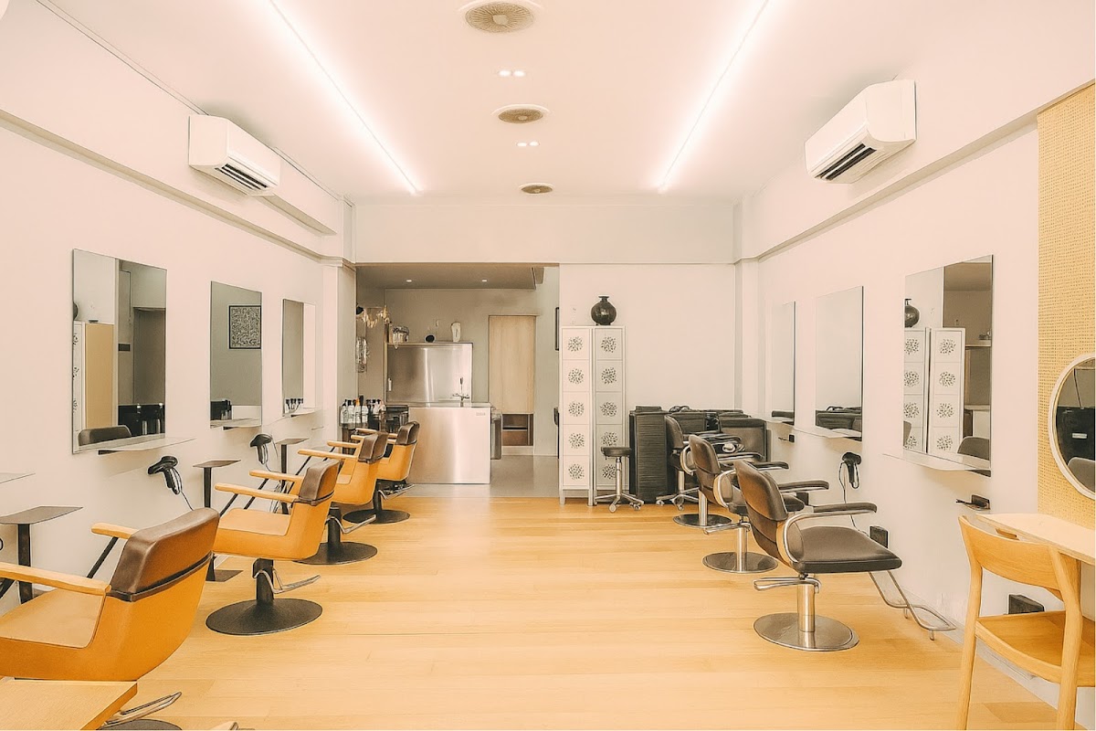 modern_salon_interior_chairs_mirrors at Hube Salon, Bali Lane