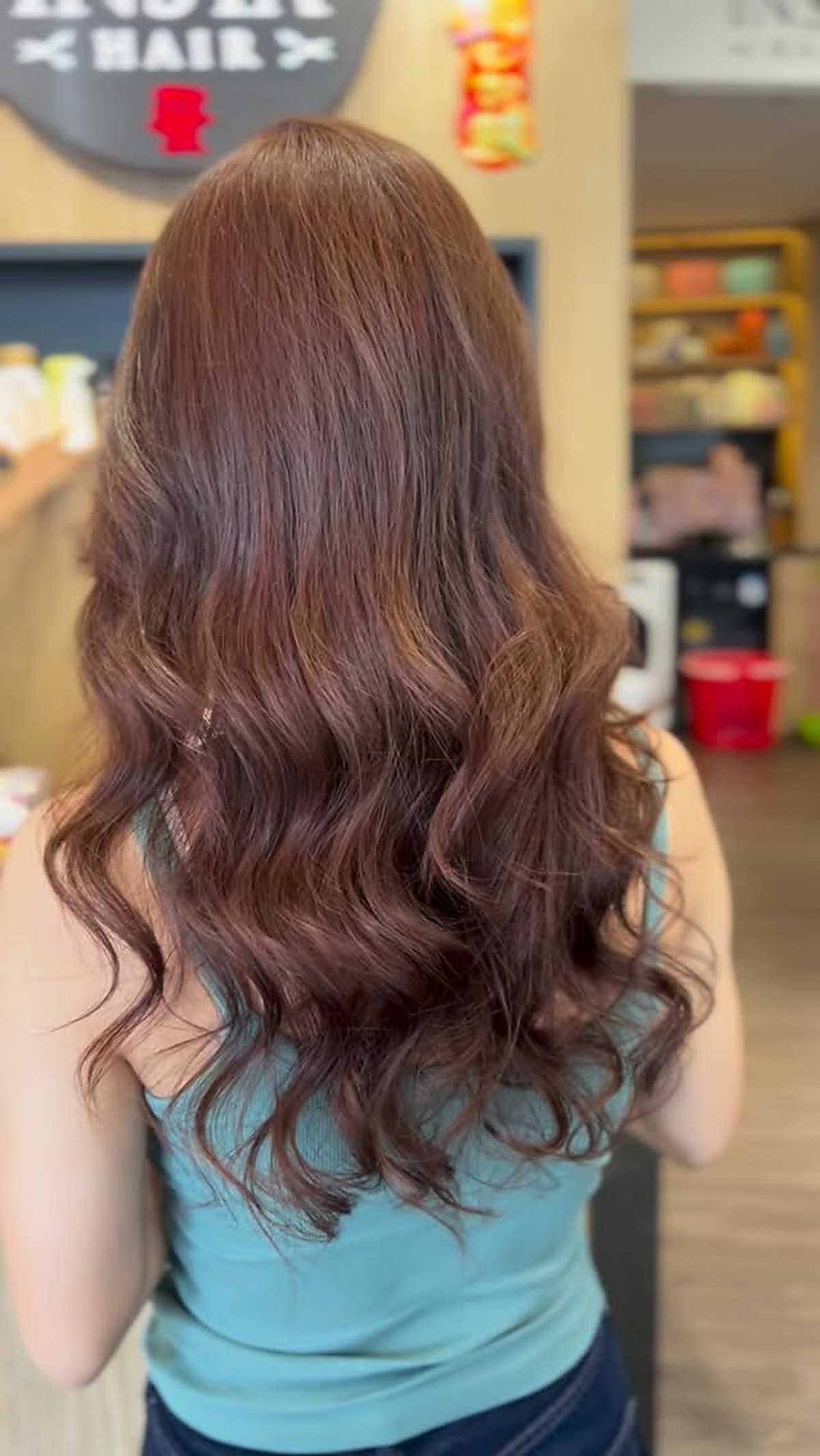 Long wavy hair styling