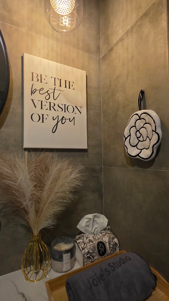 Salon decor and warm interior detailing inside the studio