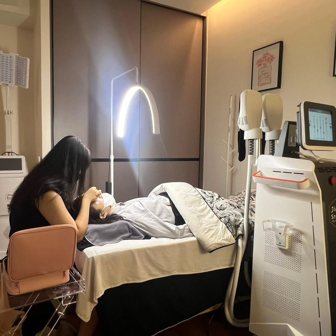 Quiet treatment room with single guest at Jöie's Studio