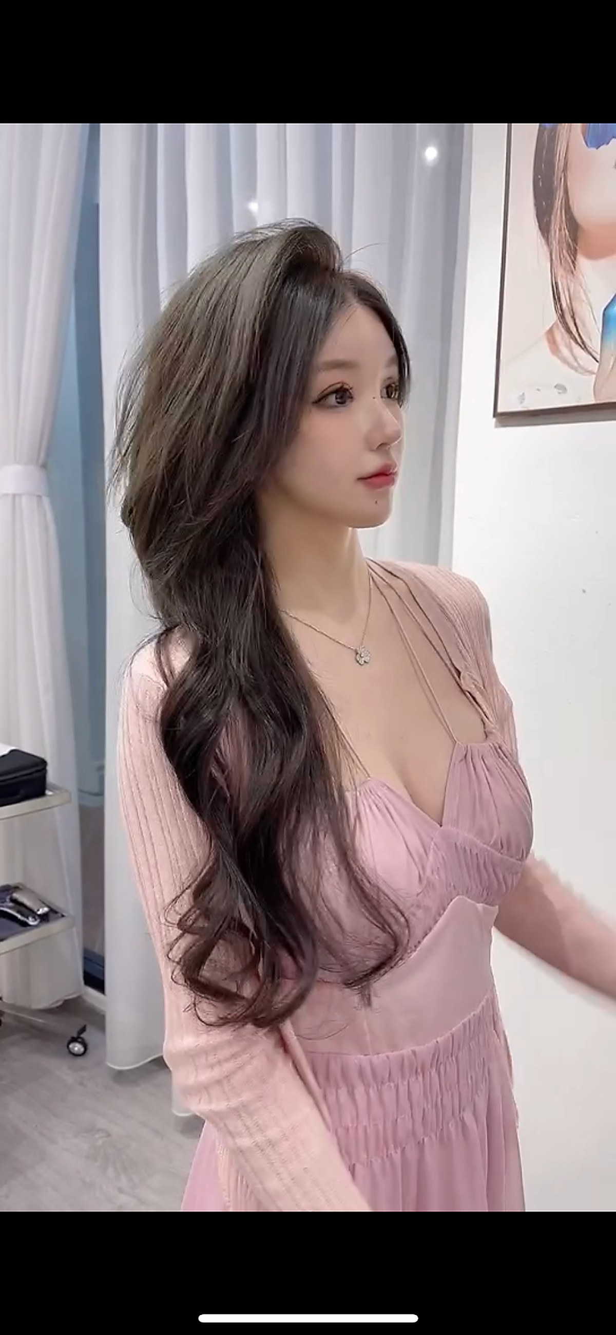 Long wavy hair styling result