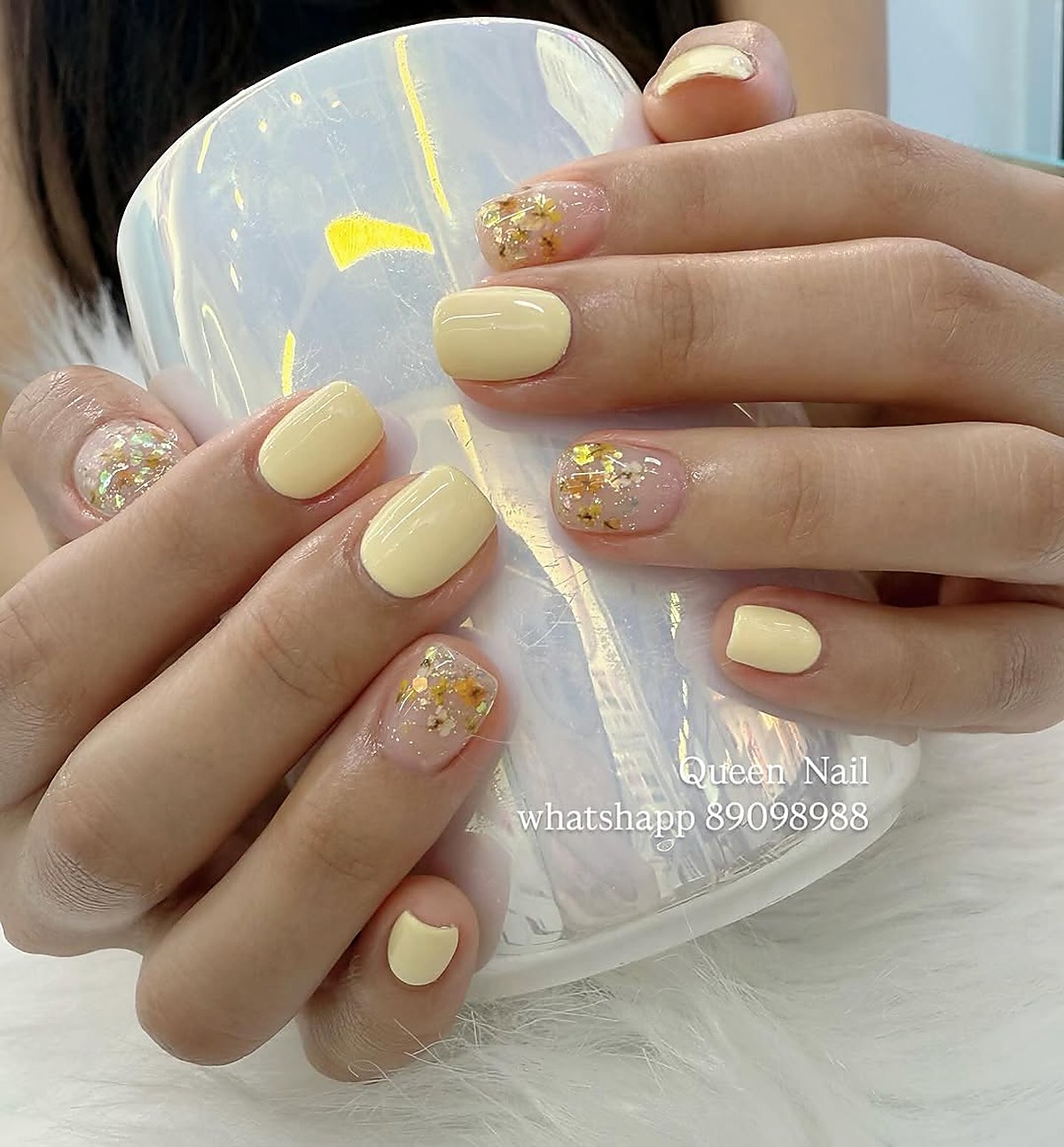 Manicure nail art design with sculptural detail