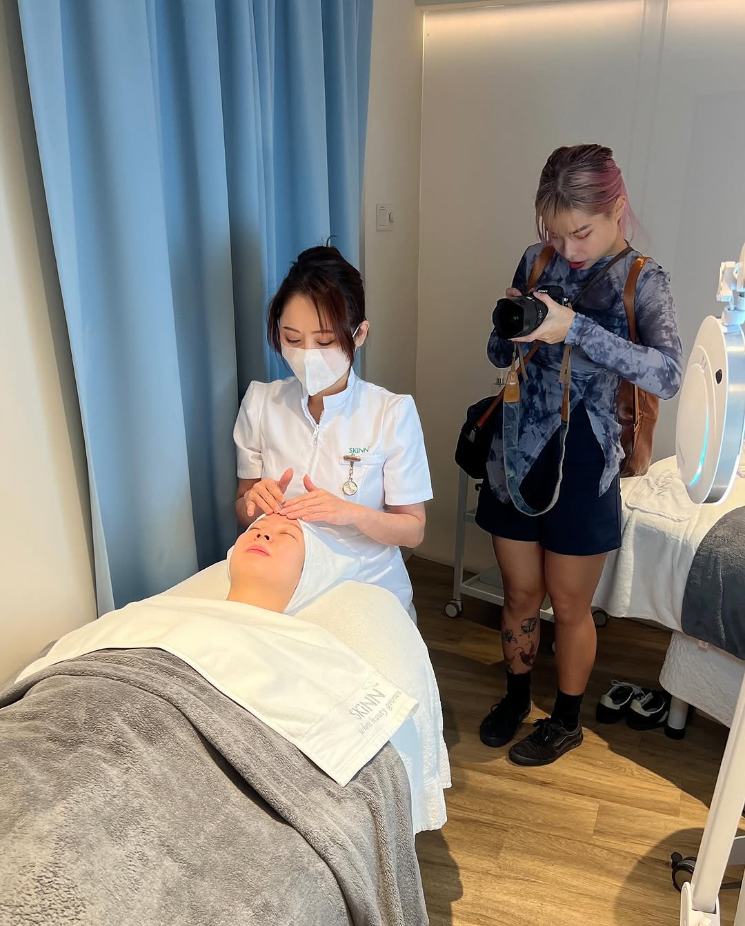 facial treatment demonstration