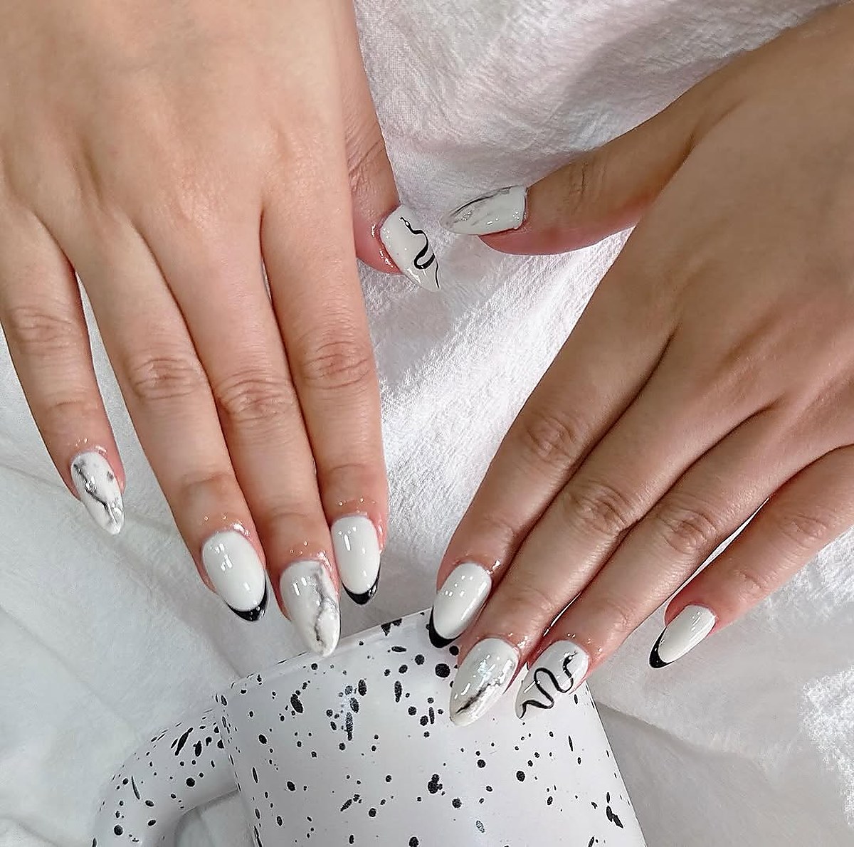 minimalist_nail_art_design — minimal nail art on freshly finished gel manicure